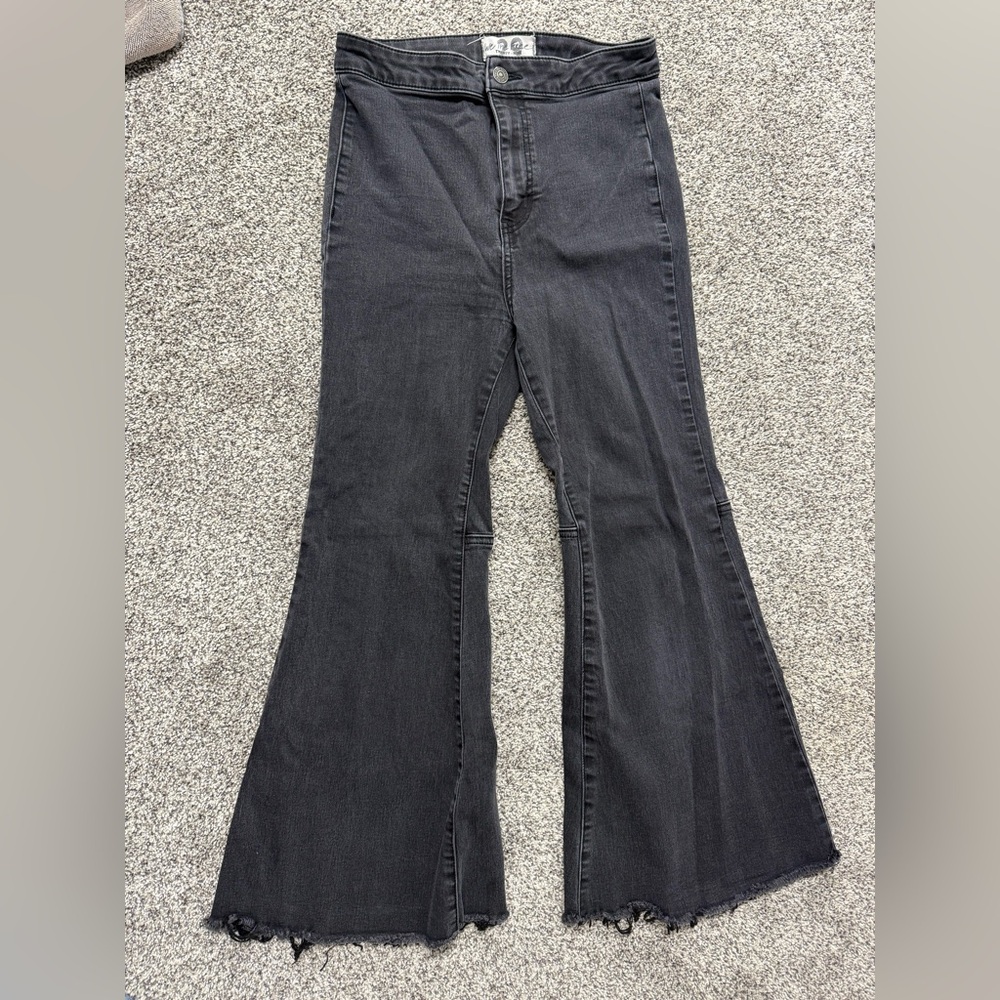 Free people Black Flared Jeans // size 29